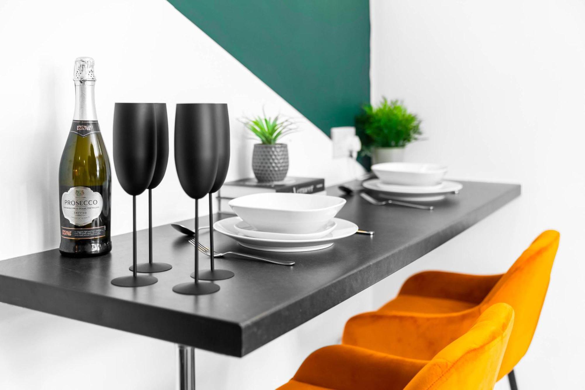 Luxury 3 Bedroom Apartment - Terrace - Near City Centre - Wifi - Smart Tv 1Mr برمنغهام المظهر الخارجي الصورة